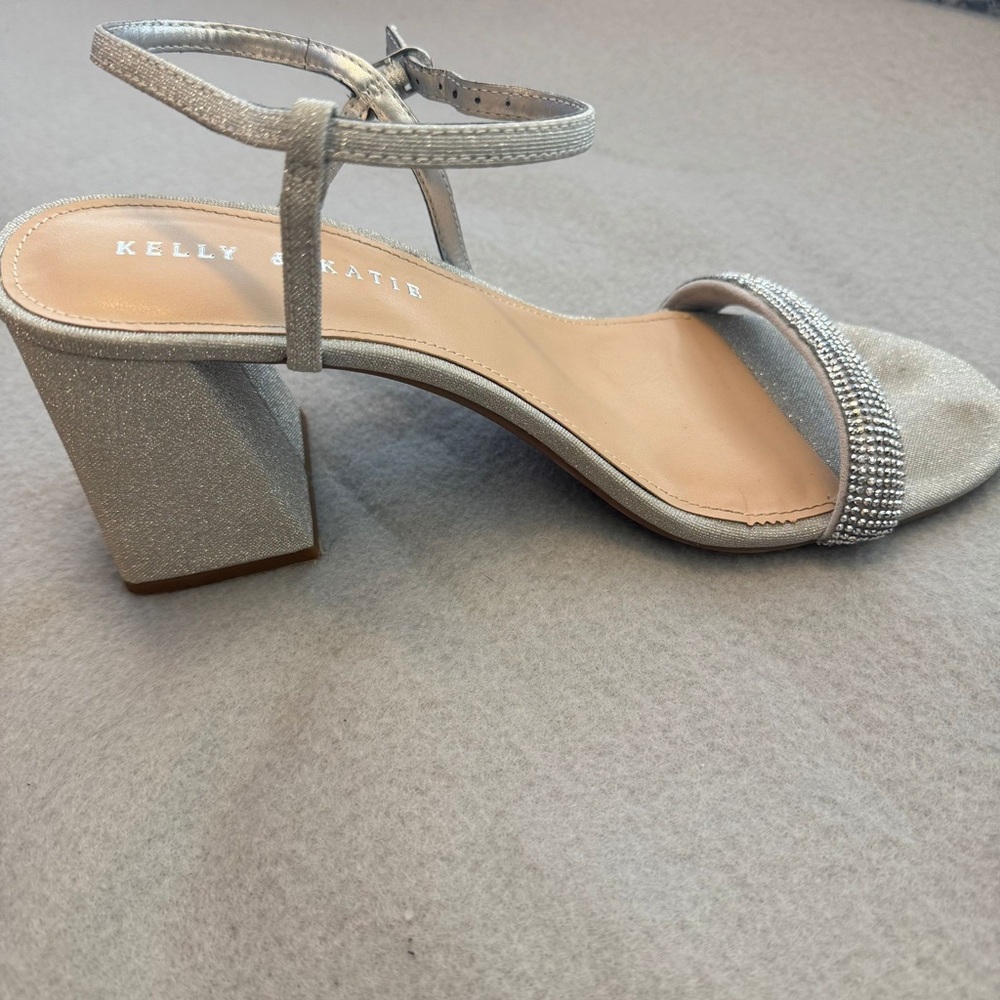 Kelly & Katie | Silver Rhinestone Block Heel Sandals | Women’s 8.5 - Picture 6 of 8